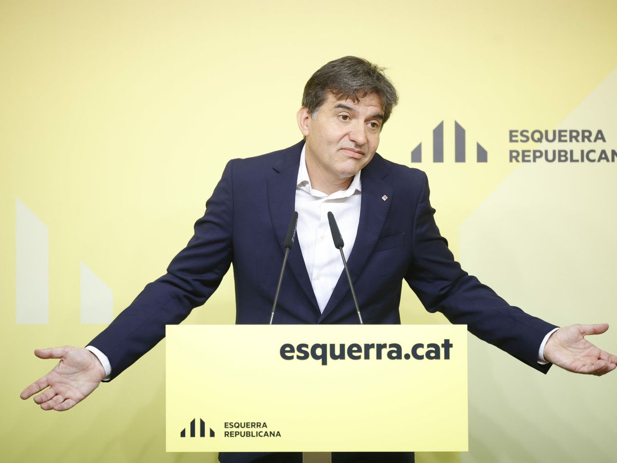 Foto: Sergi Sabrià durante la rueda de prensa de su dimisión. (Europa Press/Kike Rincón)