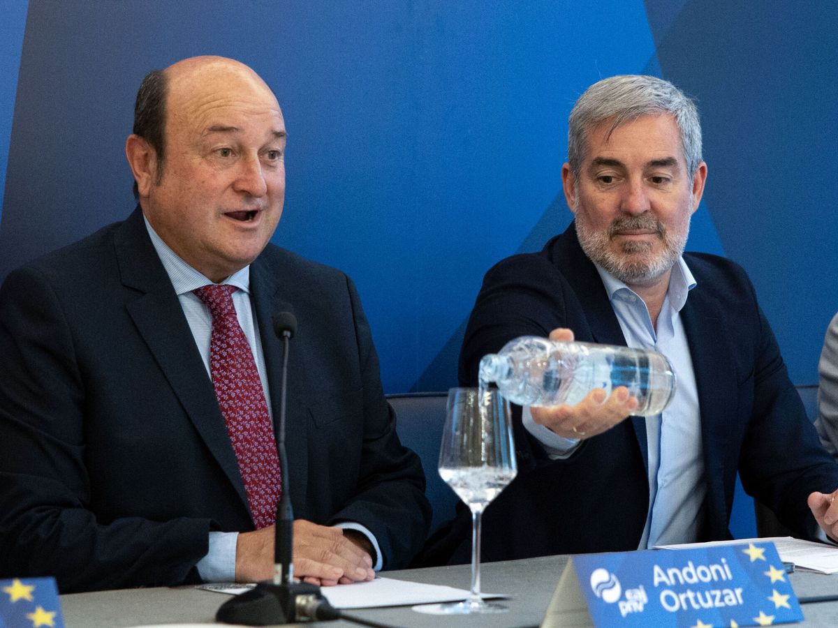 Foto: Andoni Ortuzar (PNV) y Fernando Clavijo (Coalición Canaria) presentaron CEUS el pasado 22 de mayo en Madrid (EFE/Daniel González)