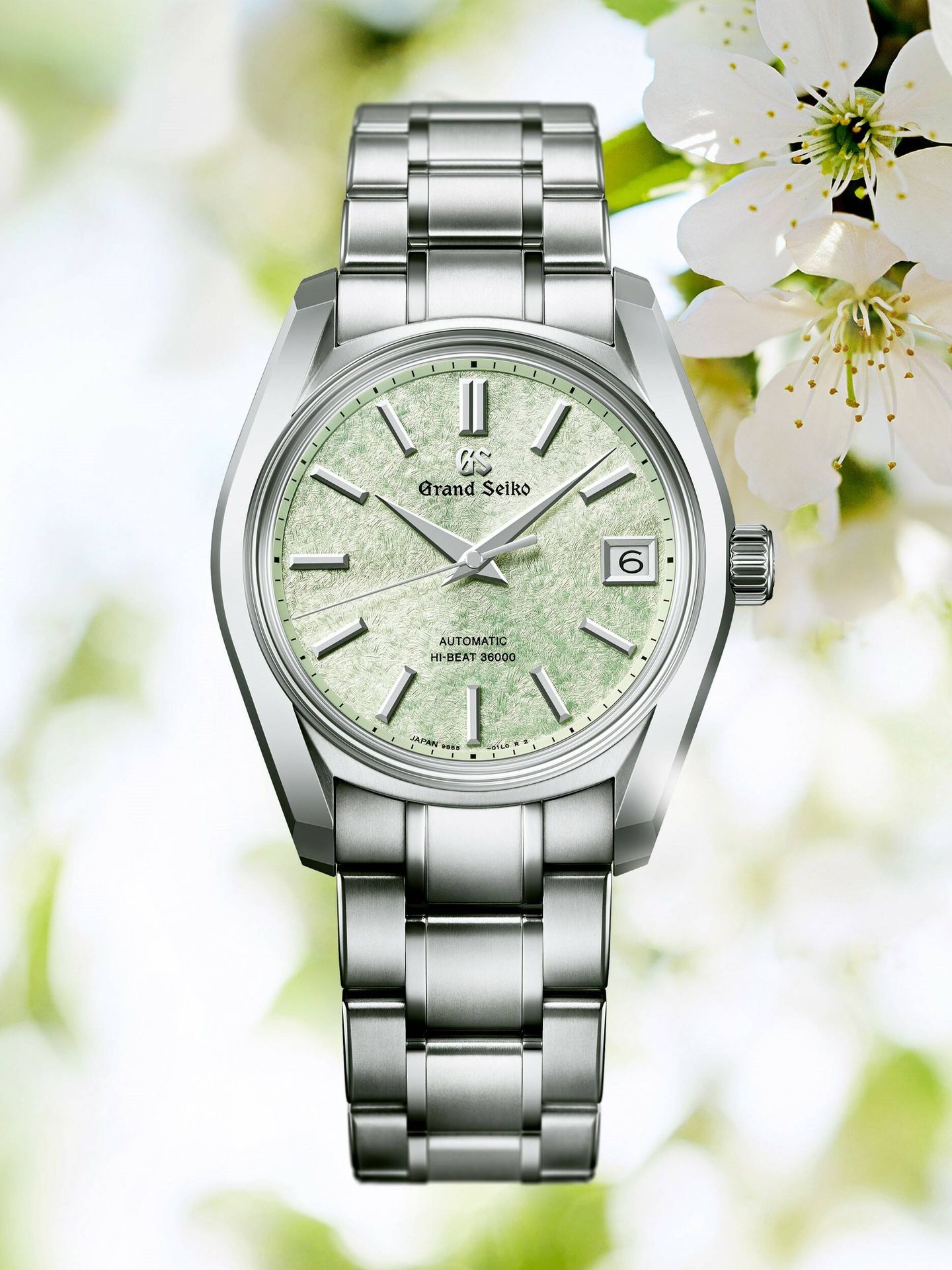 El modelo SBGH343 está revestido de tonos verde plateado inspirado en las flores de cerezo y las hojas tiernas. (Cortesía)