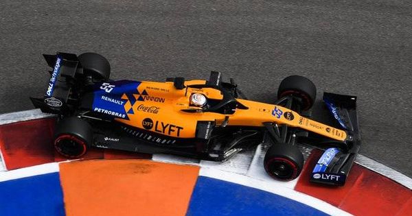 Foto: Carlos Sainz durante los entrenamientos del Gran Premio de Rusia. (McLaren)