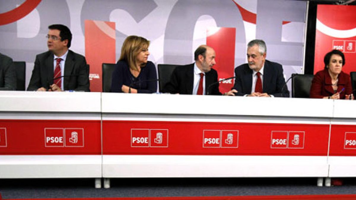 Rubalcaba delega en Valenciano para tener más visibilidad como líder de la oposición
