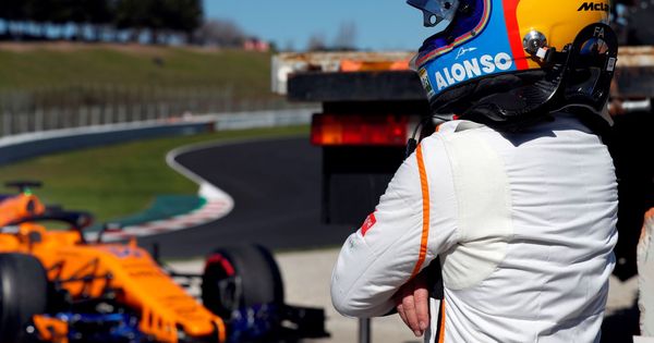 Foto: Fernando Alonso, después de romper de nuevo con su Mclaren. (EFE)