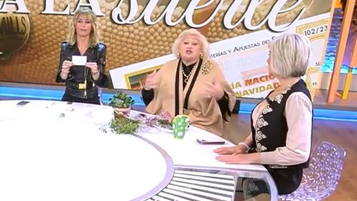 La vidente María Jacaranda predice el número del Gordo de la Lotería de Navidad, en directo en 'Fiesta'