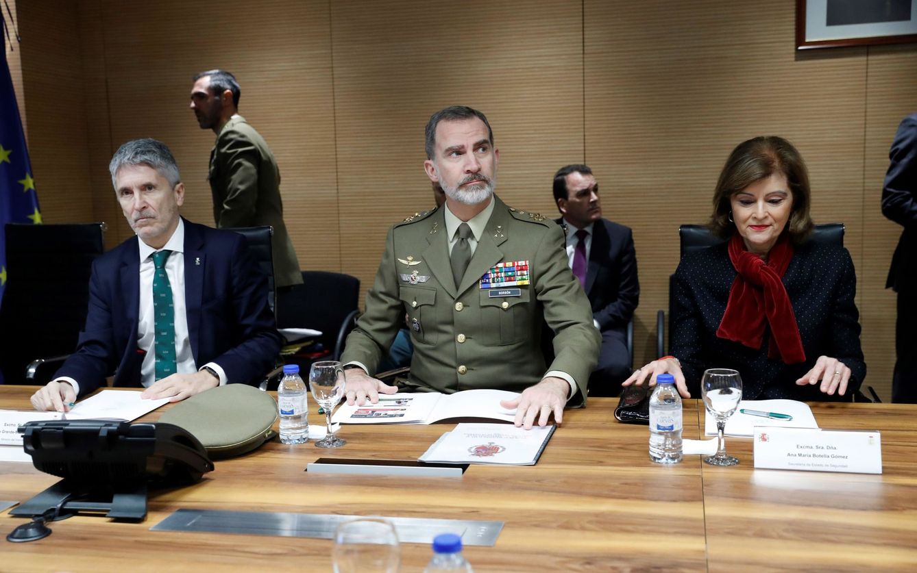Ana Botella Gómez, junto al Rey y el ministro Fernando Grande-Marlaska. (EFE)