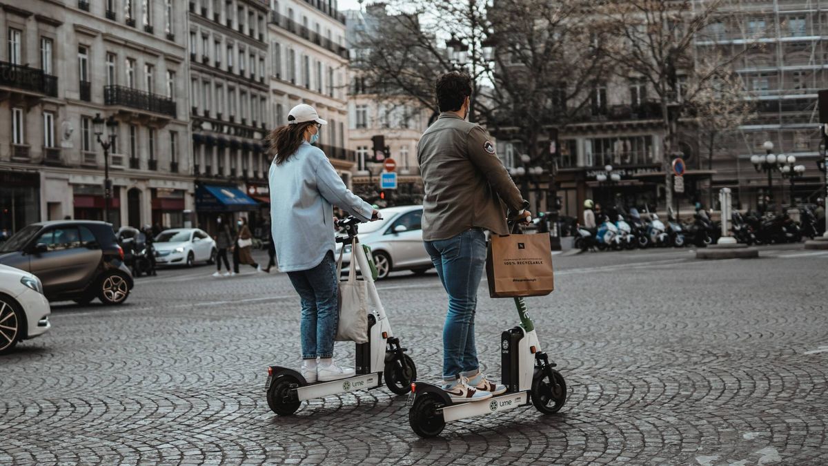 París cumple el deseo de sus ciudadanos y elimina los patinetes eléctricos de sus calles