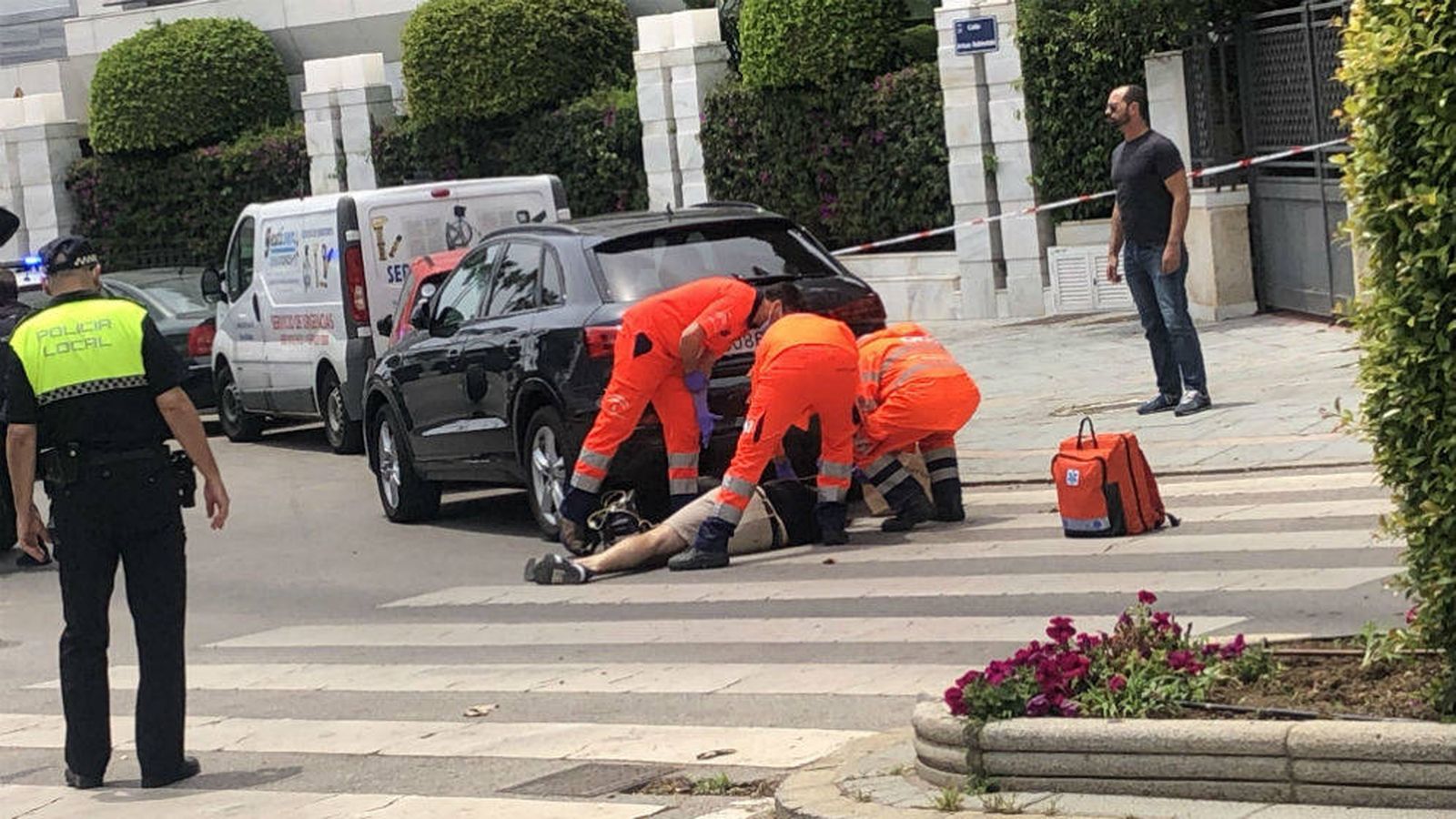 Un cadáver en un paso de cebra y bolsas de la compra: 13 disparos para un asesinato en Marbella