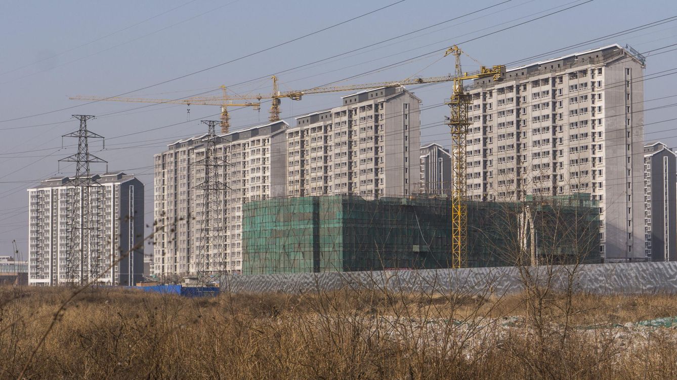 Foto: Imagen de varios edificios en construcción (EFE)