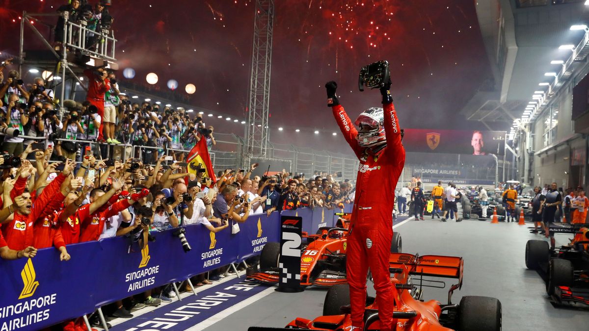 Resultado F1: Vettel vuelve a ganar en el lío de Ferrari y Carlos Sainz solo puede ser 12º