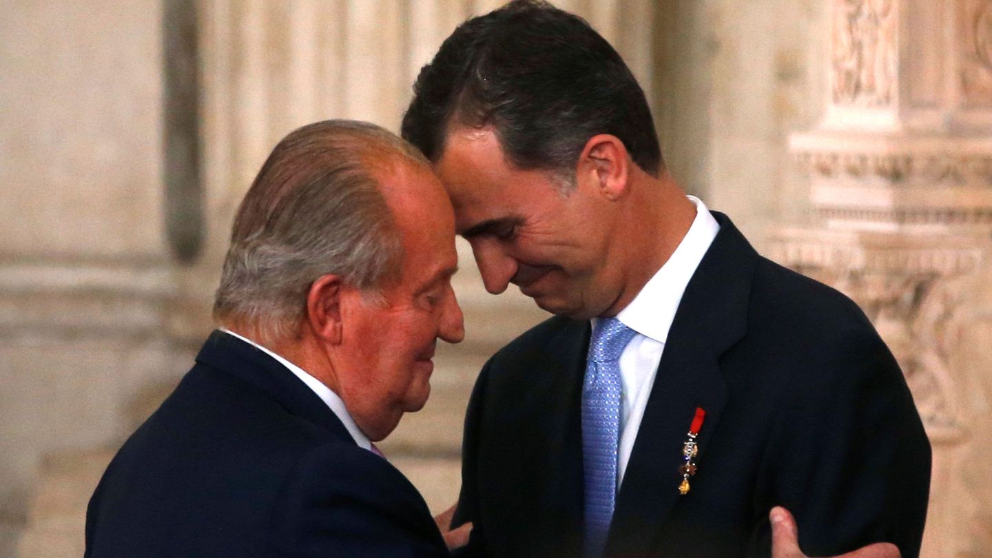Felipe y su padre. (Reuters)