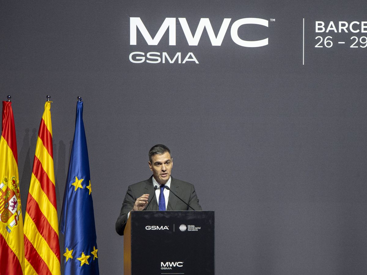 Foto: El presidente del Gobierno, Pedro Sánchez, interviene durante la cena inaugural del MWC. (Europa Press/Lorena Sopêna)