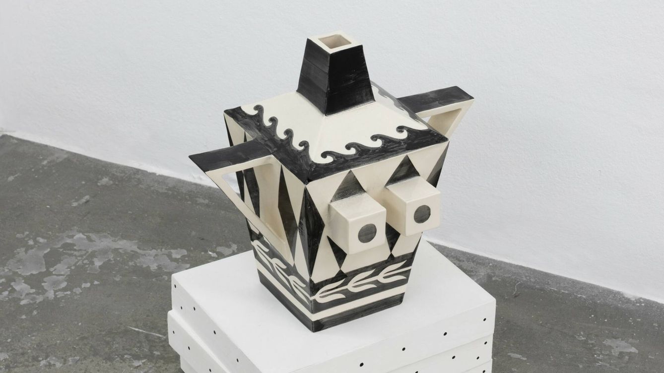 Foto: La pieza 'Black and White' del ceramista Nono Bandera formará parte de cerARTmic Madrid 2024. (Cortesía)