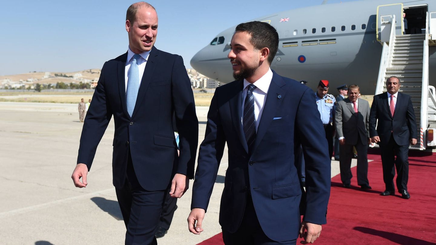 El príncipe Hussein y el duque de Cambridge, el verano pasado en Jordania.  (Getty)