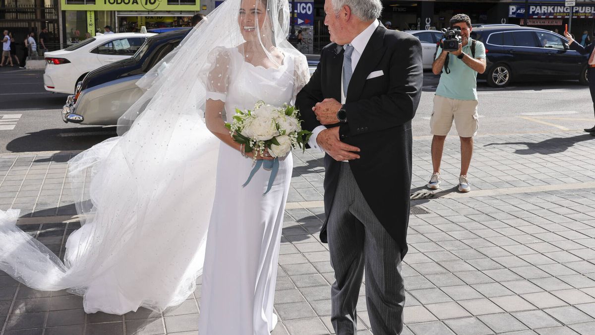Así ha sido la boda de Natalia Santos Yanes: un vestido de Navascués y rodeada de la alta sociedad