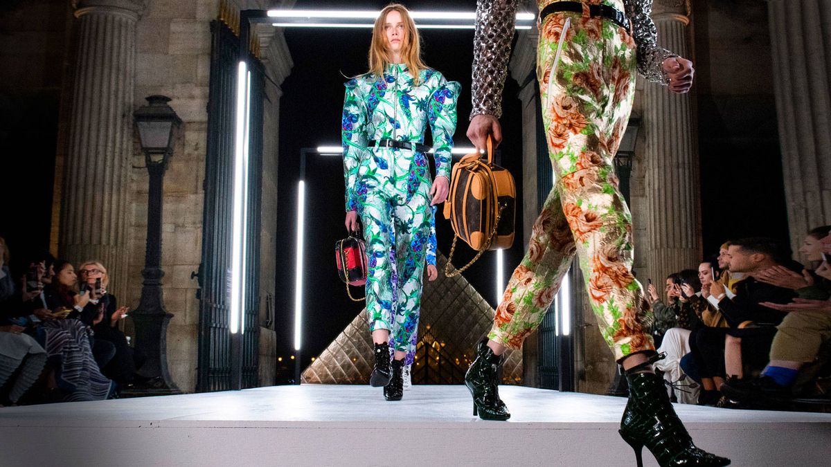 Louis Vuitton emula a Beyoncé y toma el Museo del Louvre