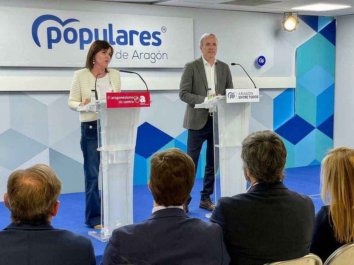 Foto: El candidato del PP al gobierno de Aragón, Jorge Azcón, junto a la líder de la plataforma Aragoneses, Elena Allué. (PP)
