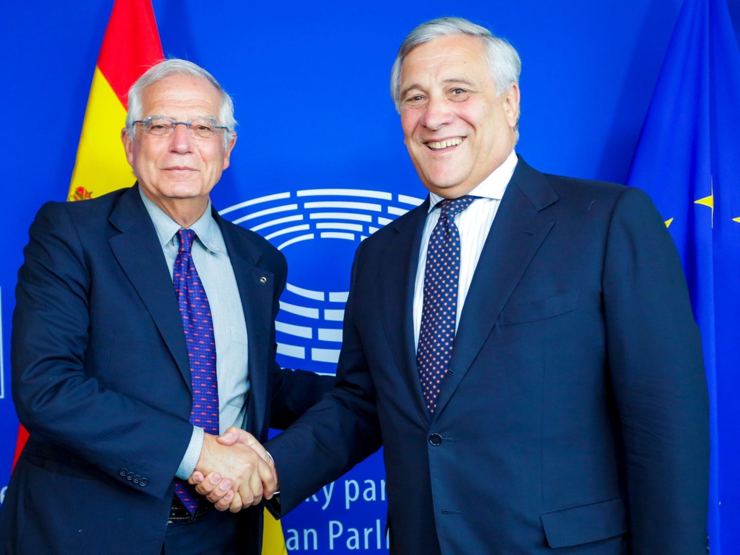 Encuentro de Borrell con Tajani, presidente de la Eurocámara y uno de los mayores defensores en la UE del orden consitucional español  (EFE)