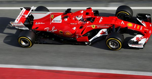Foto: Raikkonen y su Ferrari, este martes en Barcelona.