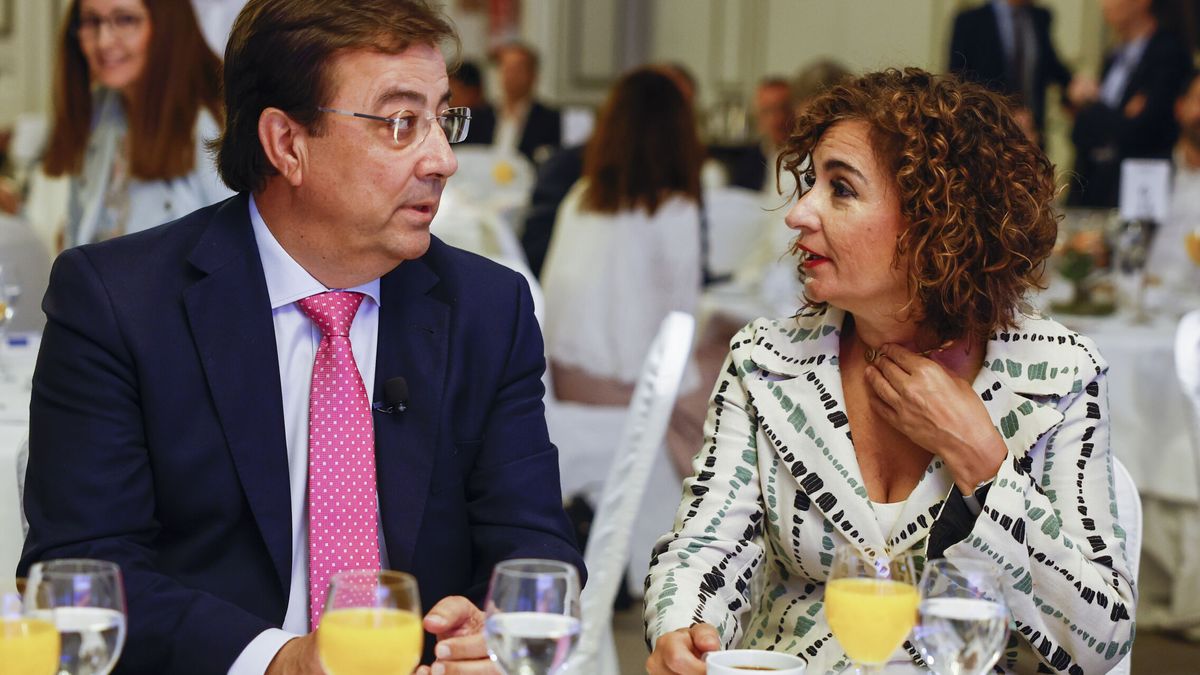 Vara propone la mayor bajada de tasas y precios públicos en Extremadura