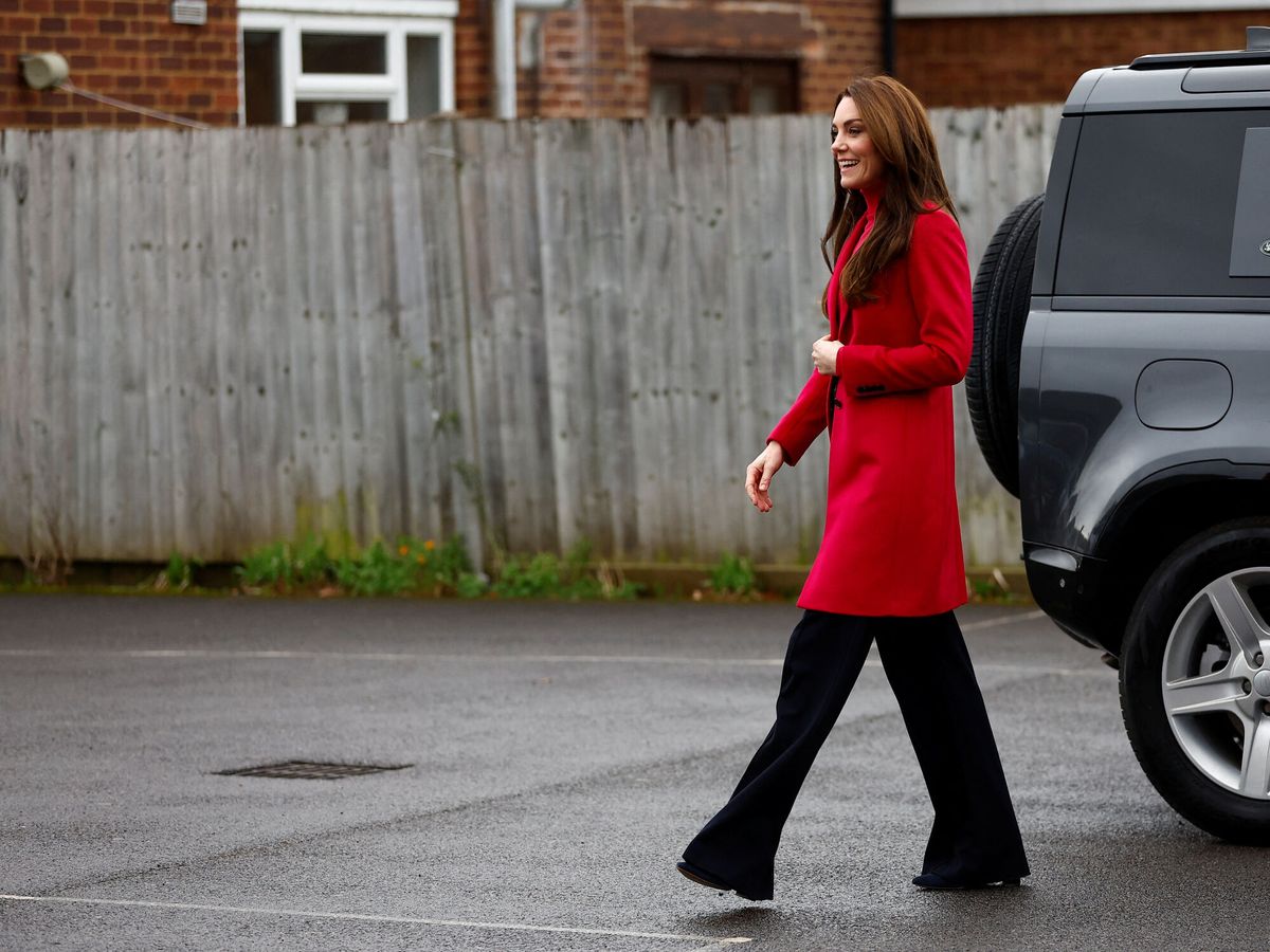 Foto: Kate Middleton, en un nuevo acto este jueves. (Reuters/Peter Nicholls)
