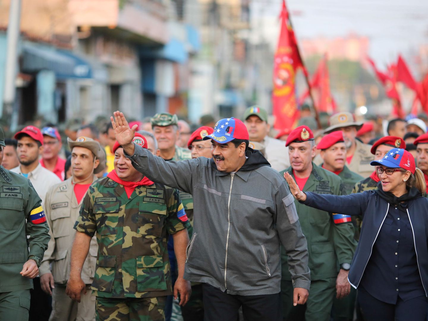 Nicolás Maduro y su esposa, Cilia Flores, durante la concentración chavista del 2 de febrero de 2019. (Reuters)