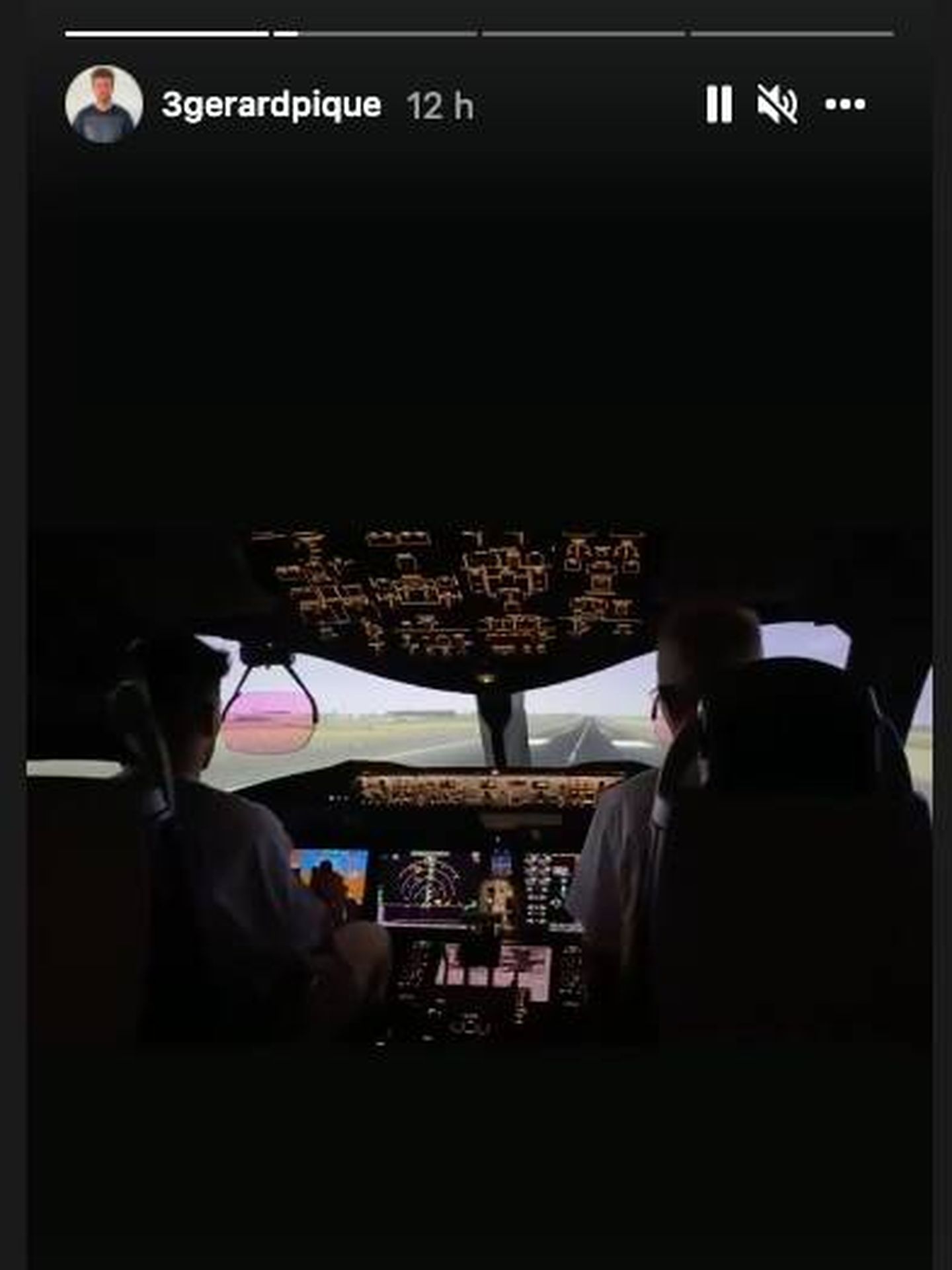 Gerard Piqué, piloto de avión. (Instagram @3gerardpique)