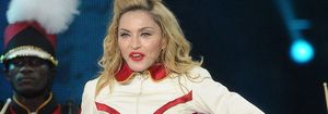 Madonna continúa con sus brotes exhibicionistas, ahora el tanga en Roma