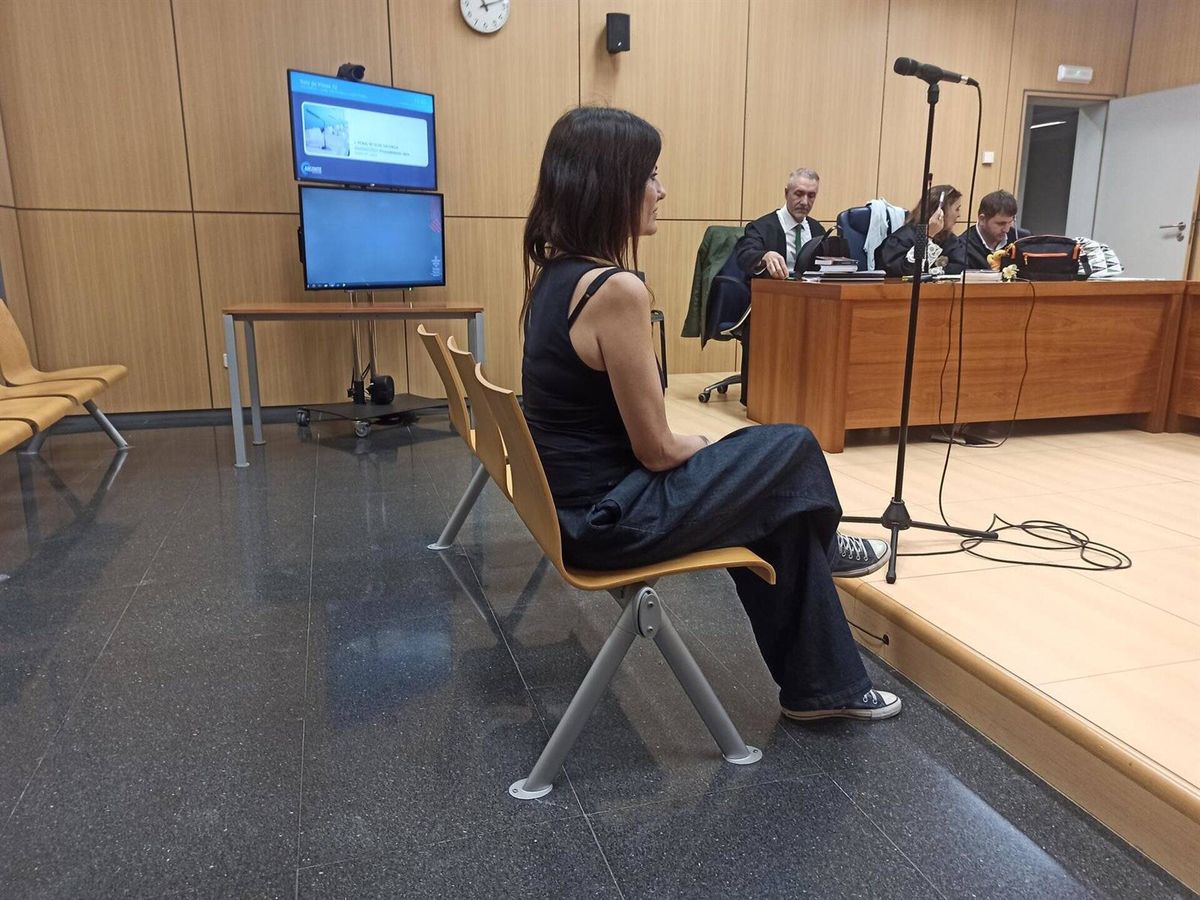 Foto: La acusada, Cristina Seguí, en el juicio. (Europa Press)