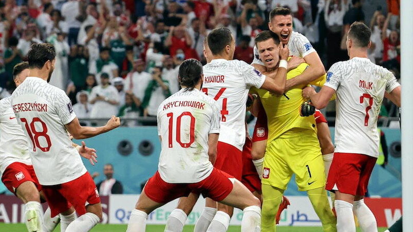 Las cifras de audiencia de la televisión polaca durante la Copa del Mundo en Qatar son récord. Más de 8 millones de polacos vieron Polonia contra Arabia Saudita. Foto: Kuba Atys / Agencja Wyborcza.pl.