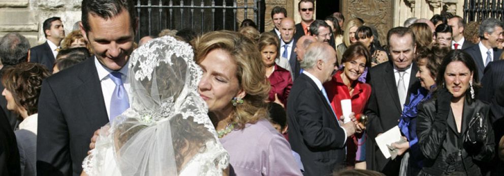 Foto: La alta sociedad de Barcelona se viste de largo para la boda de la hija de Fainé