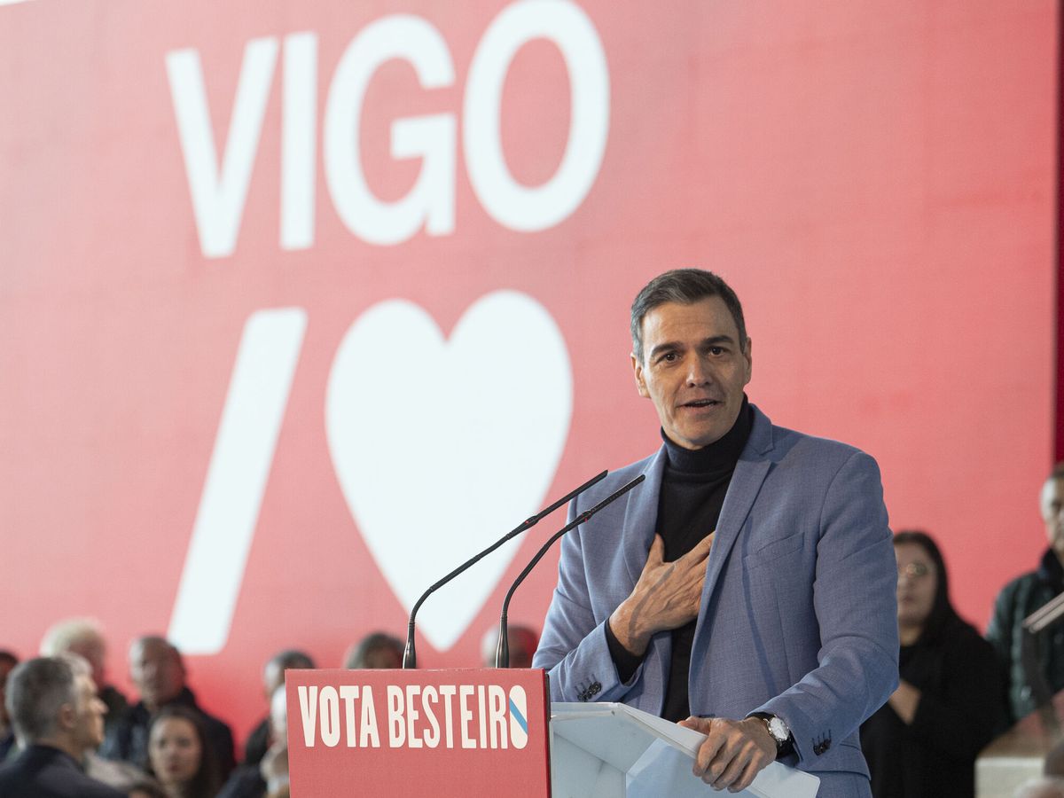 Foto: Imagen de Pedro Sánchez en un acto de campaña previo al 18-F, en Vigo. (Europa Press/Adrián Irago)