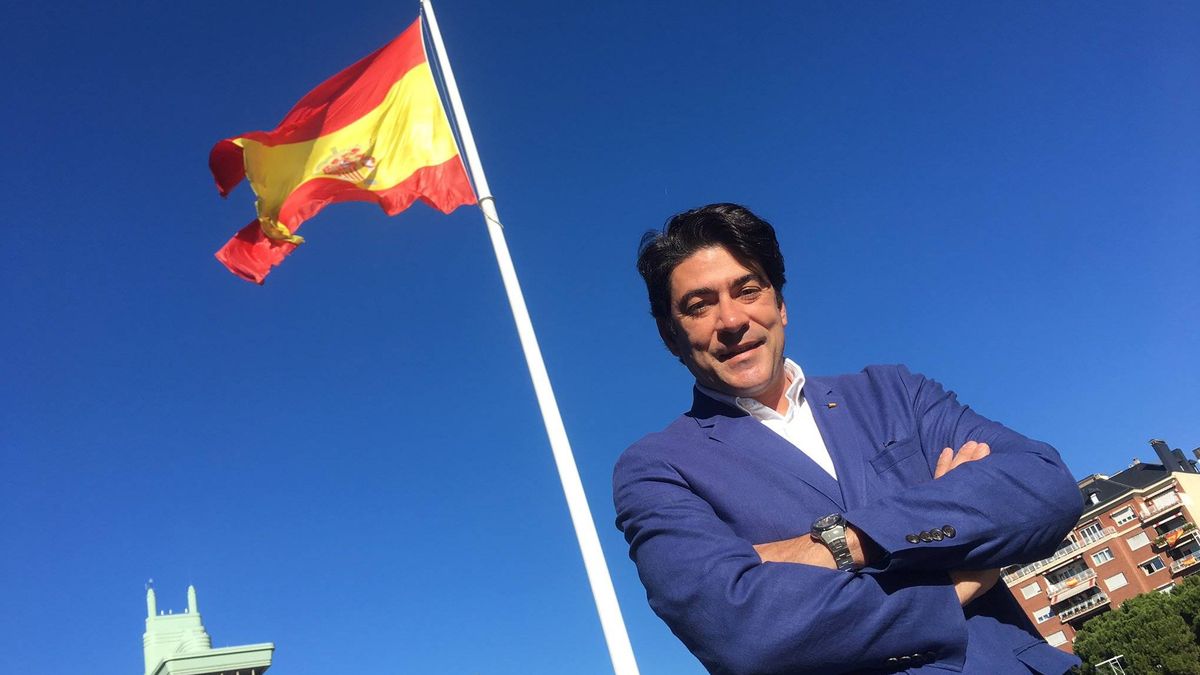 El exalcalde popular de Alcorcón (Madrid) gastó 65.700 euros en banderas de España