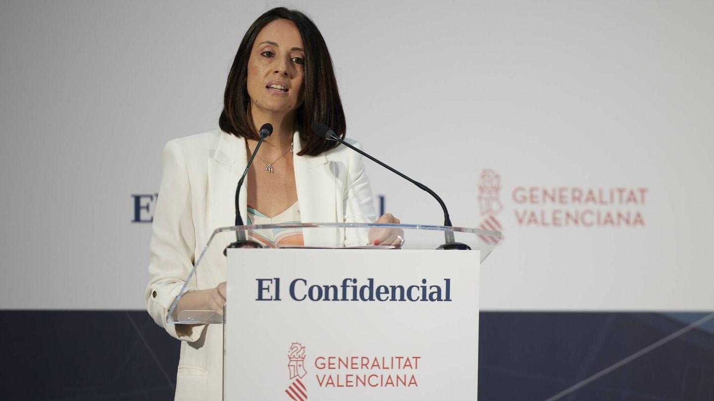 Rebeca Torró, 'consellera' de Política Territorial, Obras Públicas y Movilidad, durante su intervención.