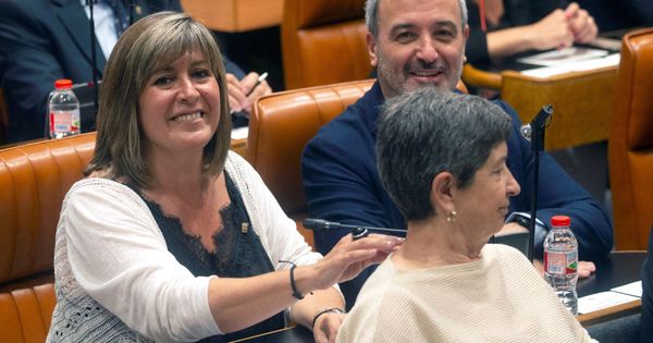 Foto: La socialista Núria Marín, durante el Pleno de la Diputación de Barcelona. (EFE)