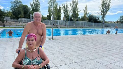 Encarnación y Pepe, los fieles parroquianos de la piscina mejor valorada de Madrid