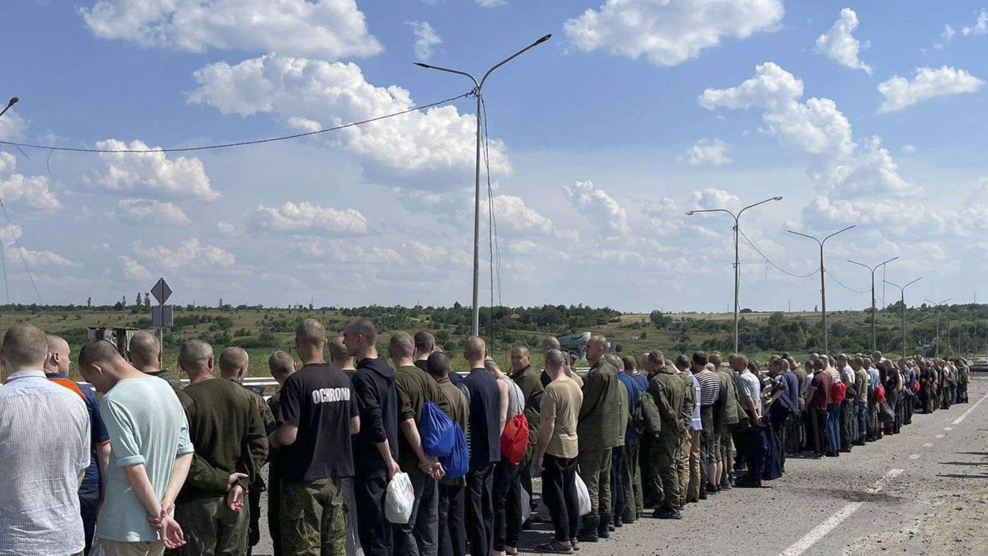 Intercambio de soldados ucranianos en  Mariúpol. (EFE/EPA/Defense Intelligence Ministry of Defense of Ukraine)
