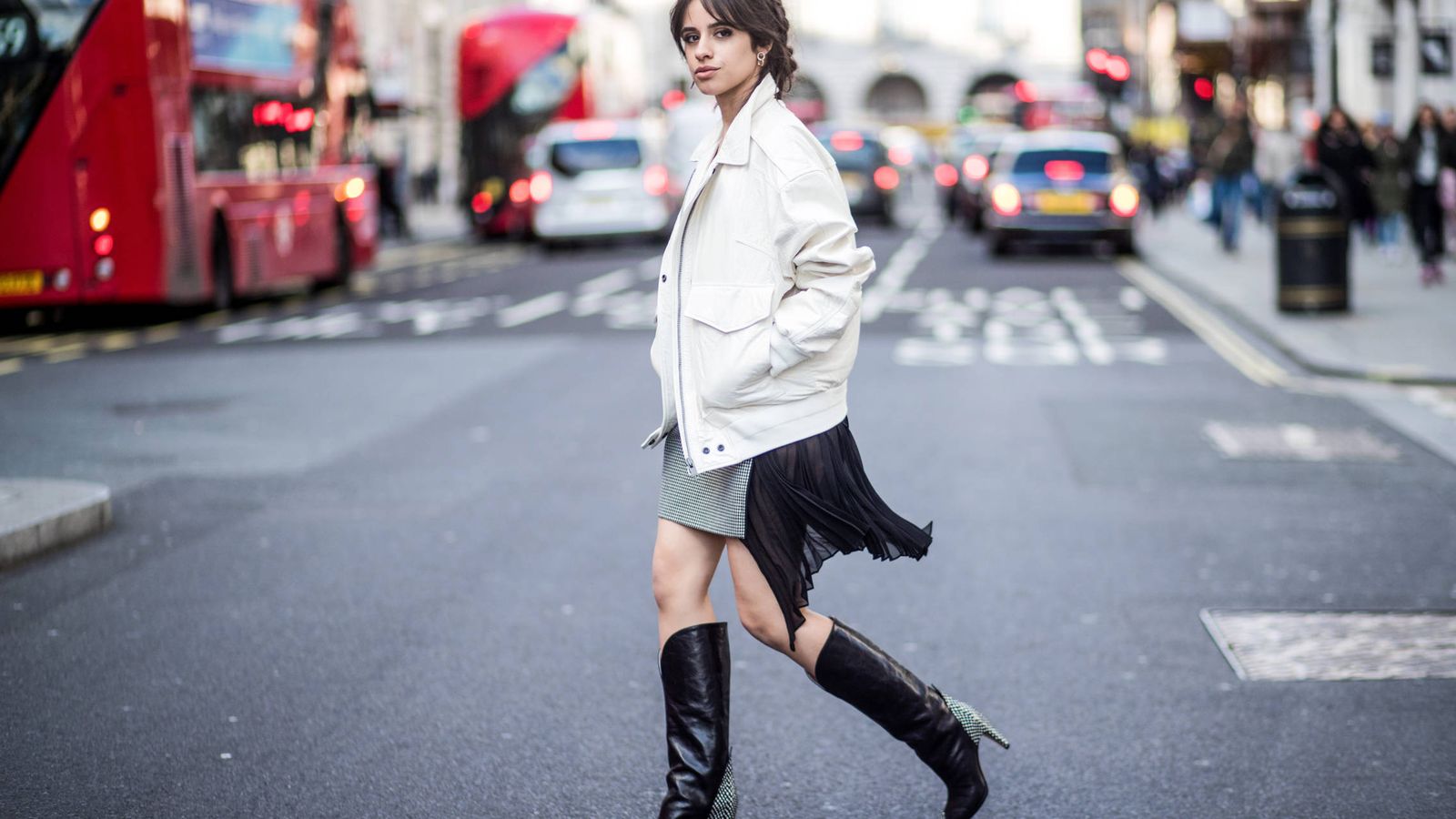 Foto: Camila Cabello, paseando por Londres en febrero. (Getty)