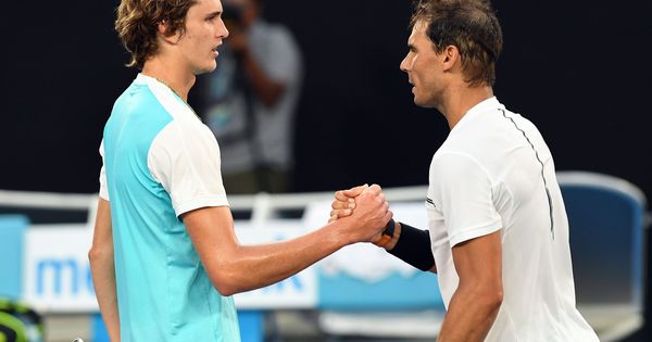 Foto: Rafa Nadal (d) y Alexander Zverev (i) se enfrentaron en el último Abierto de Australia, con victoria para el español. (EFE)