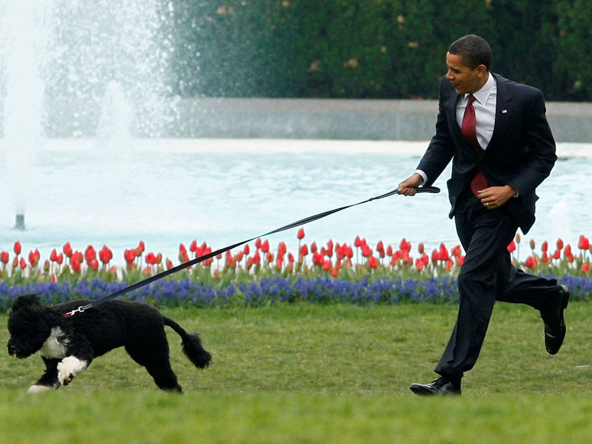 Foto: El antiguo mandatario ha descrito a la mascota como un “amigo verdadero y un leal compañero” (Reuters/Jim Young)