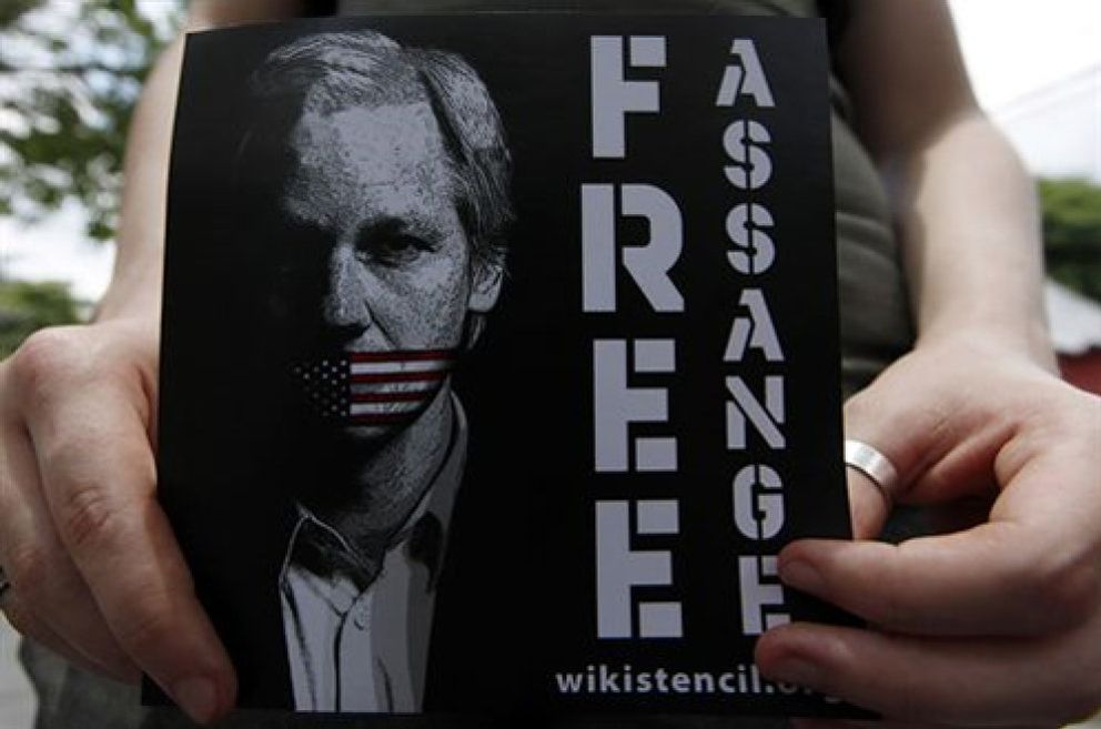 Foto: El fundador de Wikileaks, Julian Assange, permanecerá en prisión al menos 48 horas más