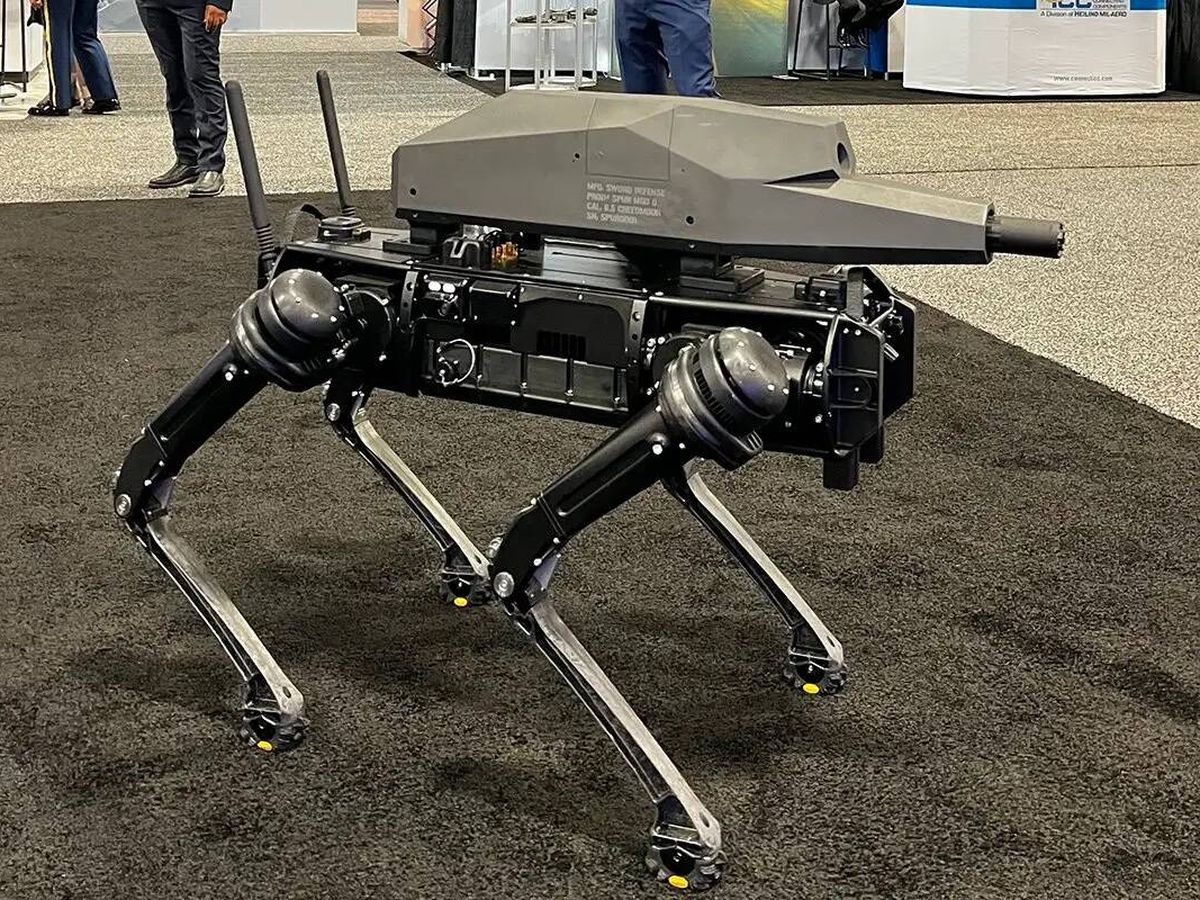 Foto: China y EEUU están avanzando en el desarrollo de armas autónomas letales. (Ghost Robotics)