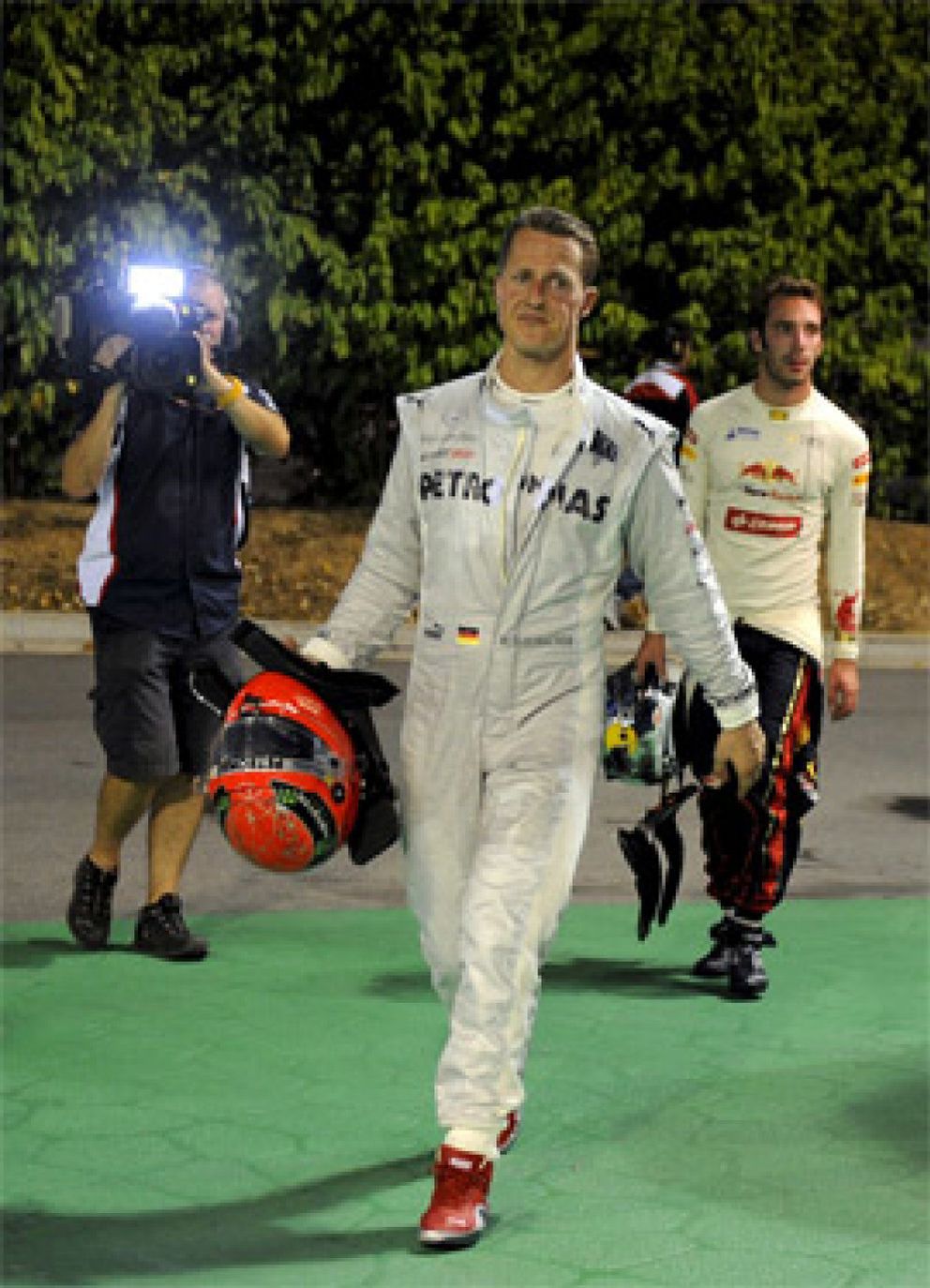 Foto: La leyenda de Schumacher caminó entre la "torpeza" y el "bochorno" por Singapur