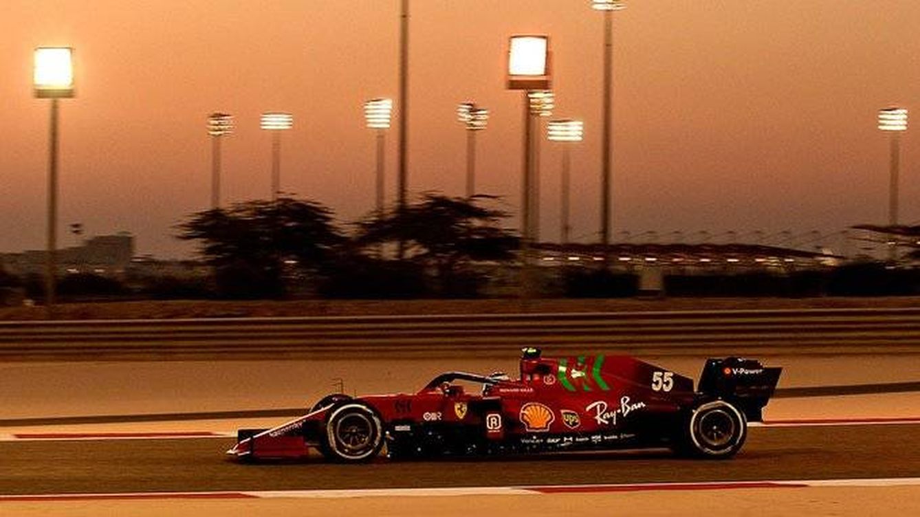 El pique de Carlos Sainz con Raikkonen y las señales (¿de humo?) de la mejoría de Ferrari