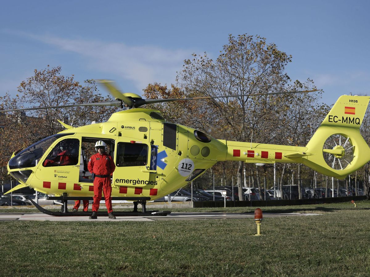 Foto: Foto de archivo de un helicóptero Airbus medicalizado de emergencias. (EFE)