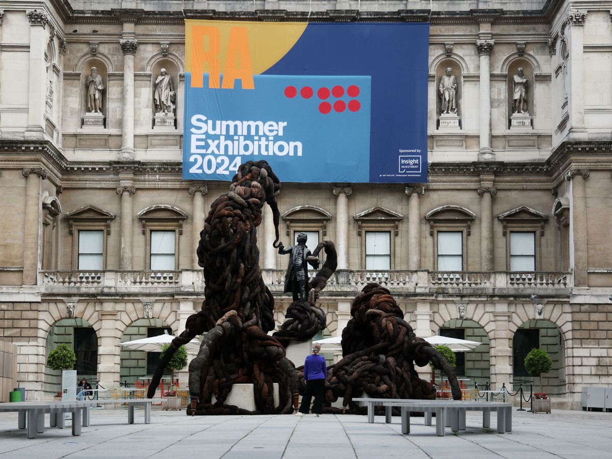 Foto: La Royal Academy of Arts de Londres durante la Summer Exhibition de 2024 (EFE EPA ANDY RAIN)