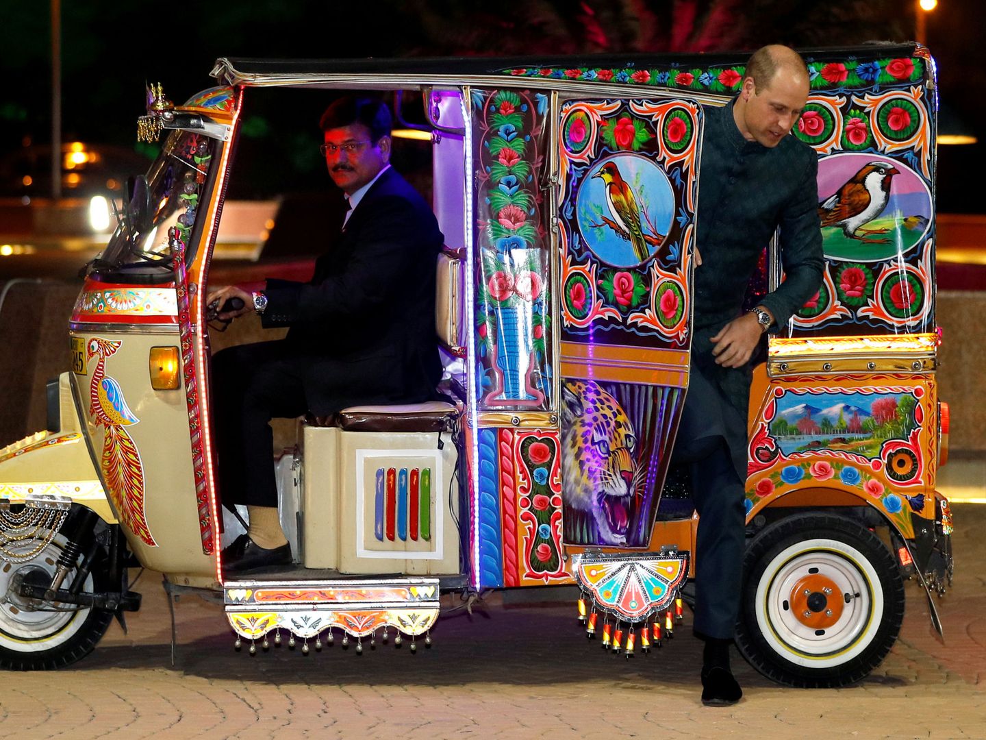 Guillermo, bajando del rickshaw. (Reuters)