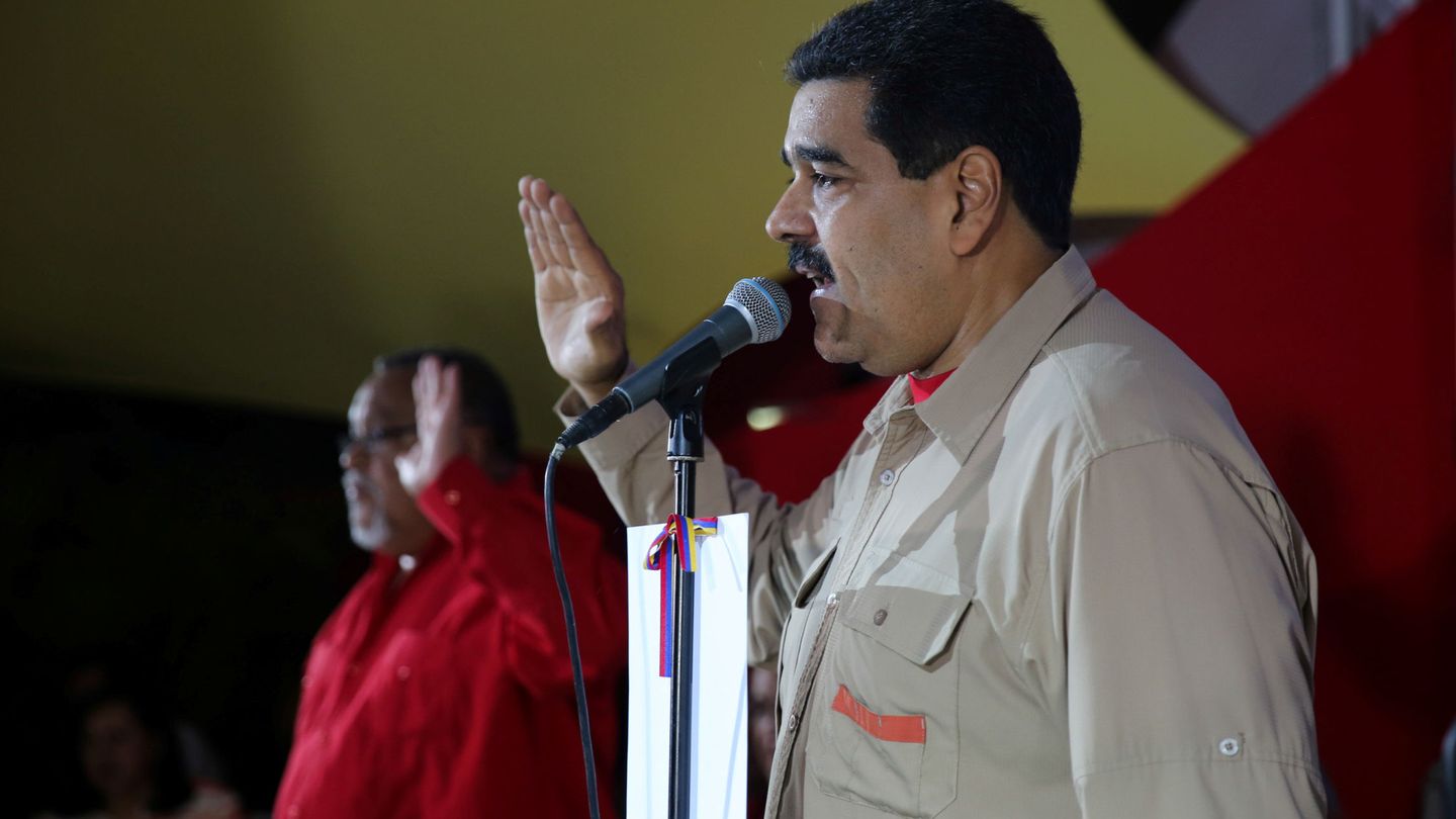 Nicolás Maduro durante un encuentro con sus partidarios en Caracas, el 25 de abril de 2017. (Reuters)