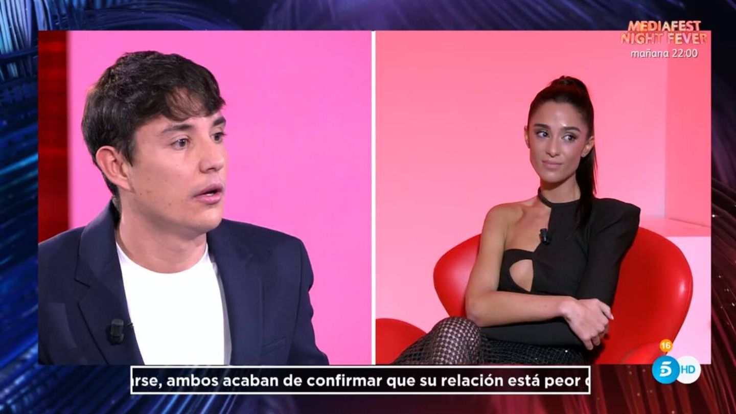 Javi y Claudia en 'El debate de las tentaciones'. (Mediaset)