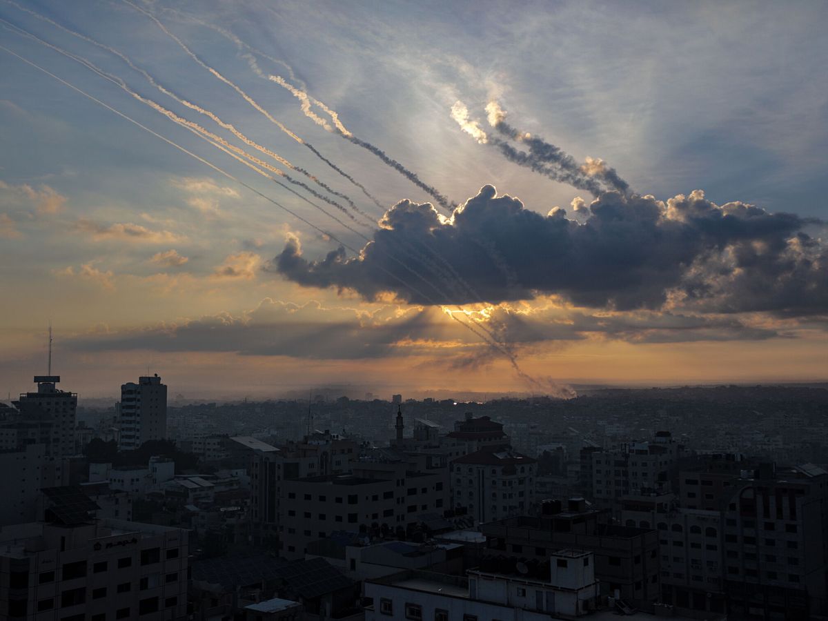 Foto: Hamás lanza más de 5.000 cohetes desde la franja de Gaza. (EFE/Mohammed Saber)