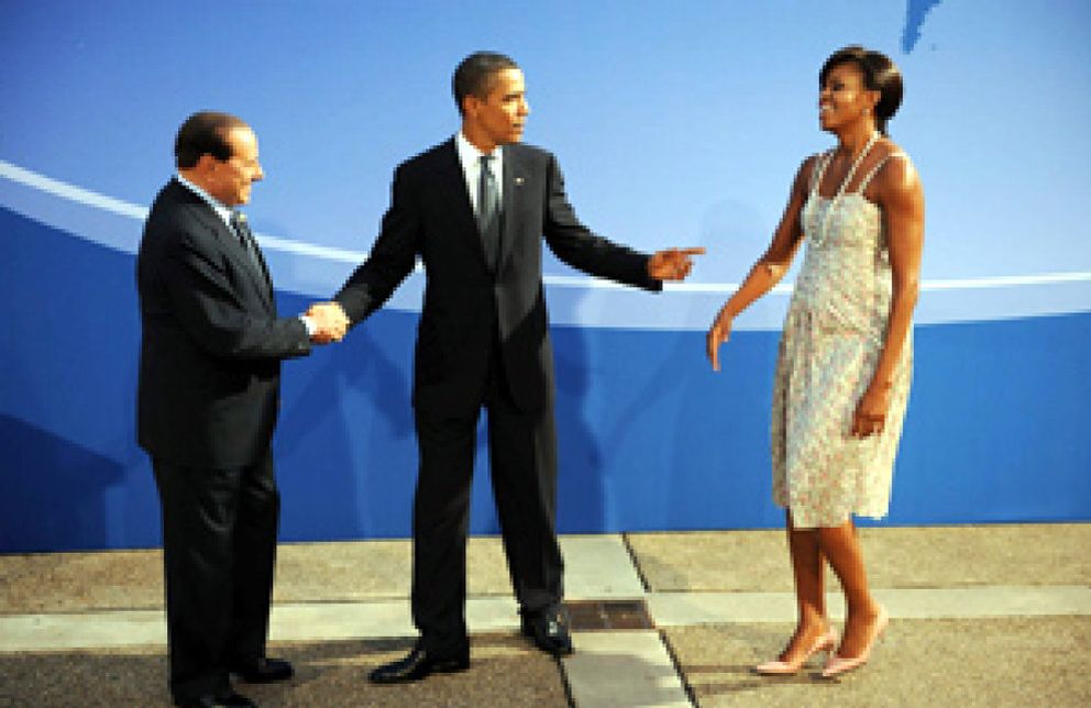 Foto: Berlusconi dice que los Obama están bronceados porque van juntos a la playa