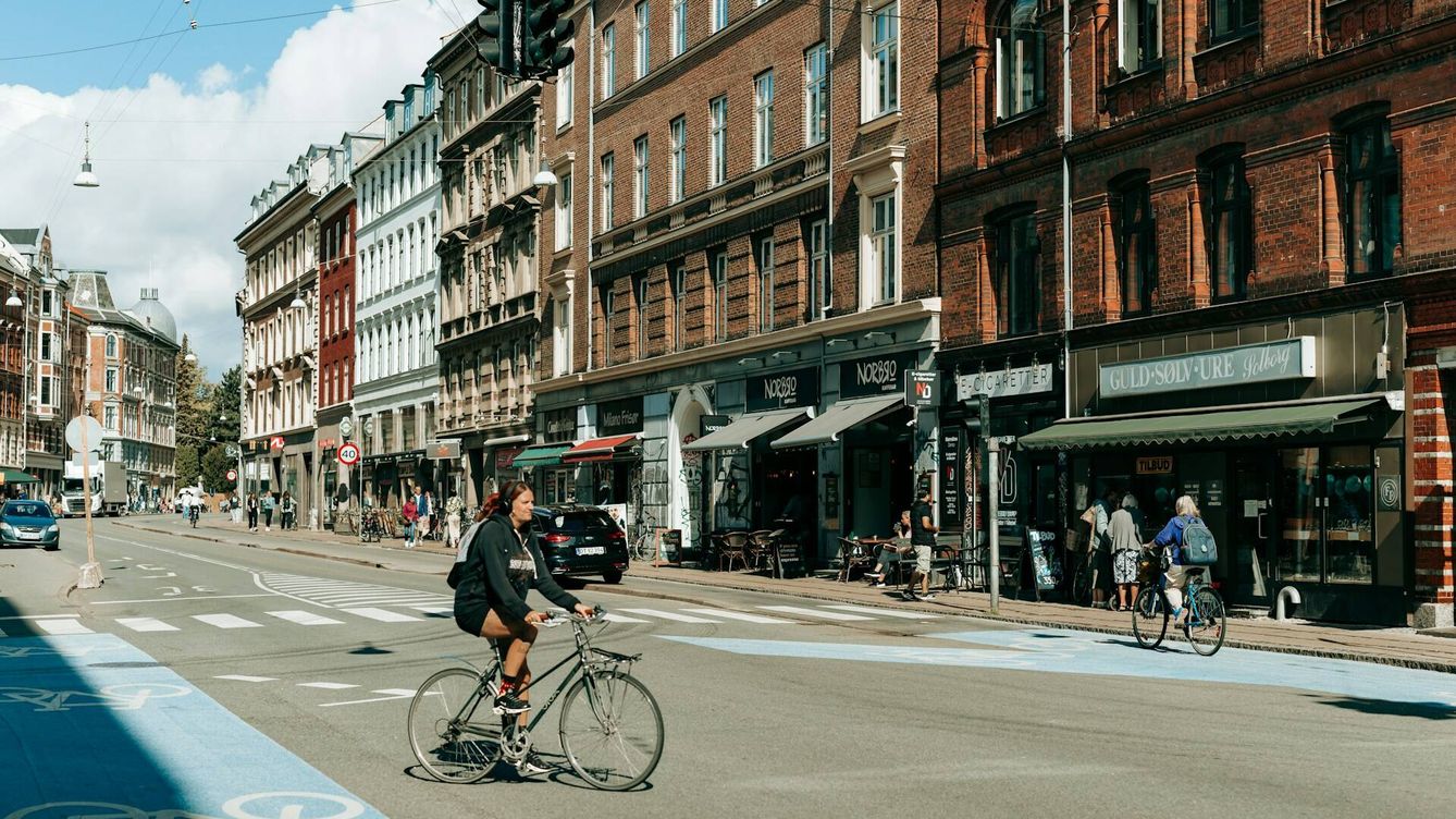 Cena romántica gratis si recoges basura del río: Copenhague va a premiar a los turistas 'limpios'